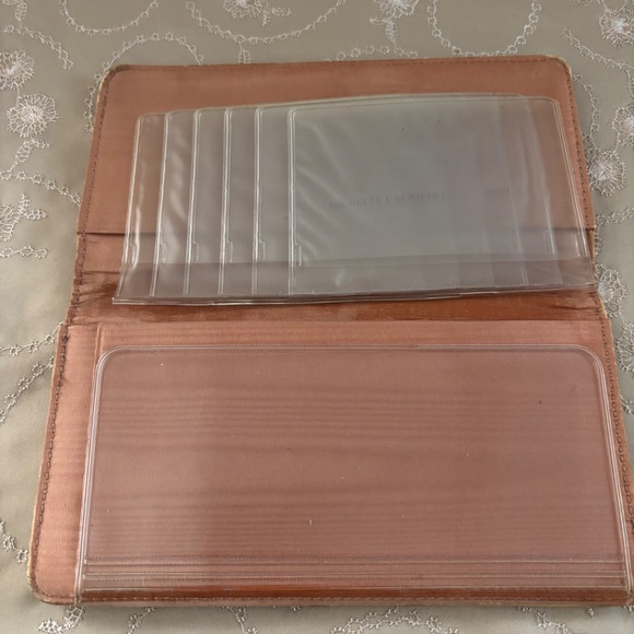 Bessie Pease Gurmann "caught napping" leather checkbook cover - Vintage - Picture 2 of 3